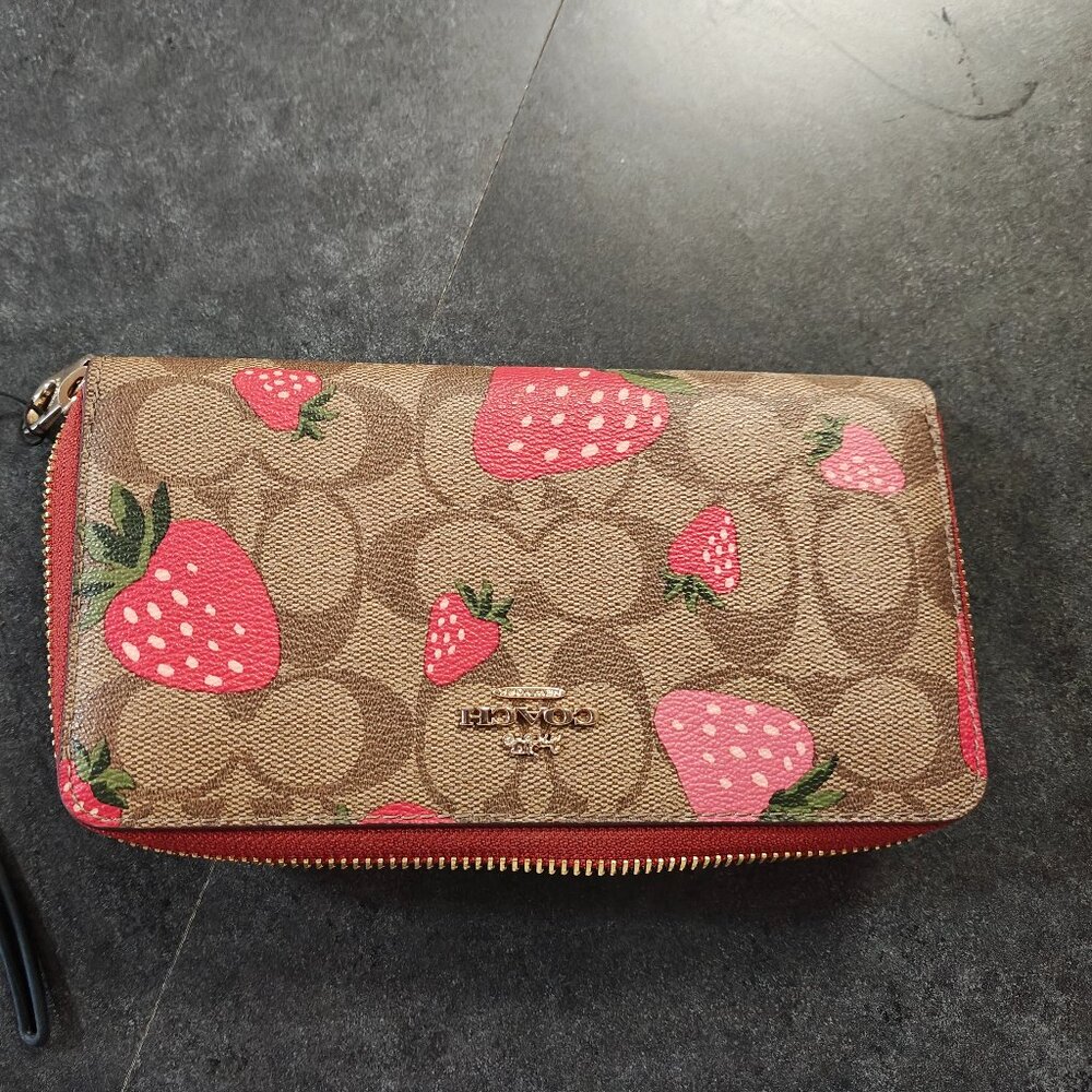 Coach Long Zip Around Wallet In Signature With Wild Strawberry Print CH523 - Picture 2 of 6